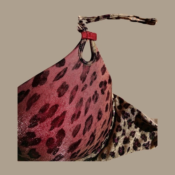 NWOT PUSH UP Cosmopolitan Bra - Light Glare On Front Right Cup (Not a spot) - Picture 3 of 10